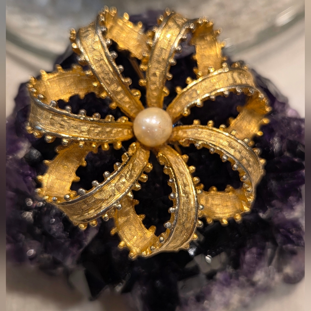 Coro Gold Brooch with Pearl Accent Vintage
